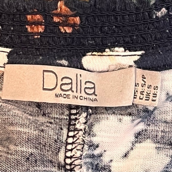 Dalia Cold-shoulder Blouse - Picture 5 of 6